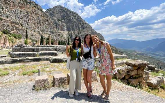 Atene: Delfi, Museo di Delfi e Arachova: escursione di un giorno con guida