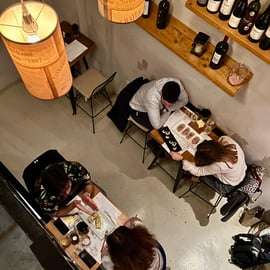 Atene: Degustazione di vino all'ora di pranzo!