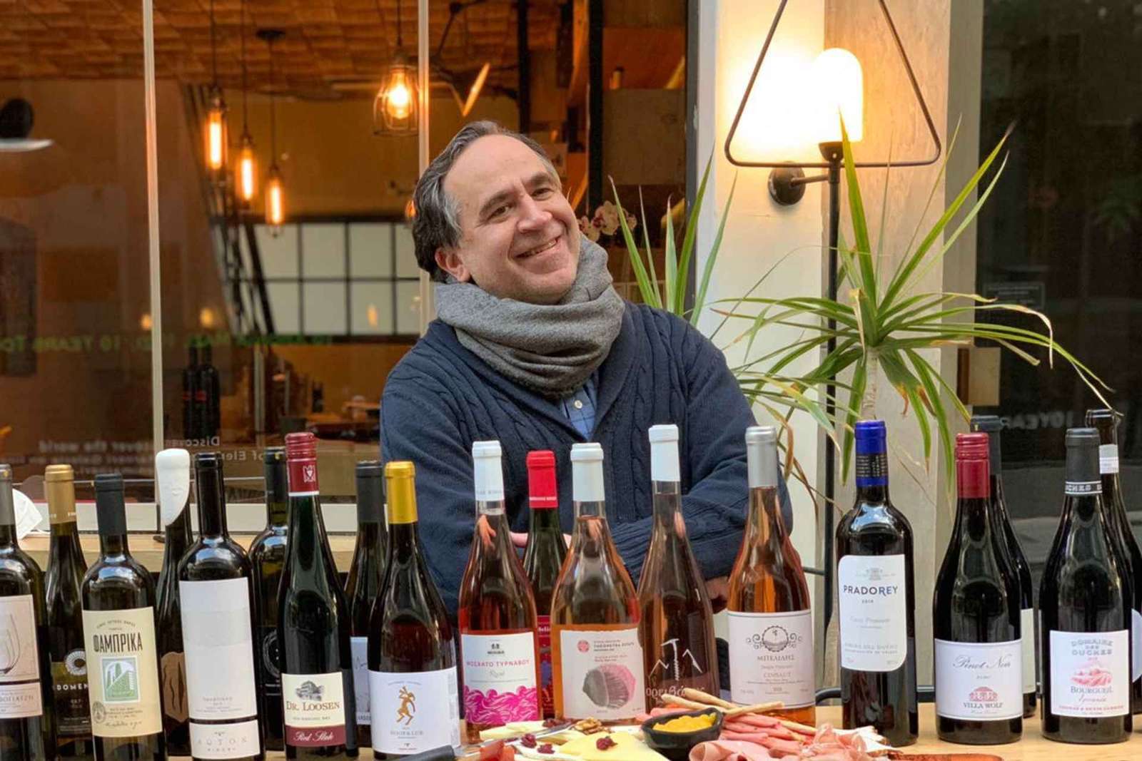 Atene: Degustazione di vino all'ora di pranzo!