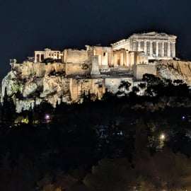 Atene di notte: incantevole tour a piedi e delizie culinarie