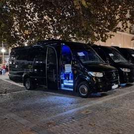Transfer aeroportuale a Atene città facile in furgone e minibus