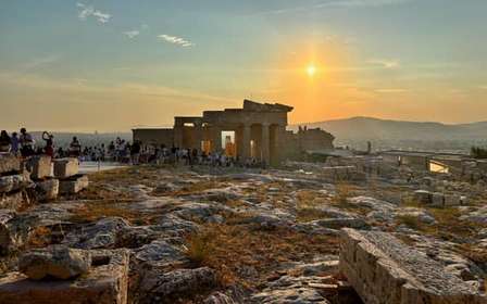 Atene: tour guidato dell'Acropoli al tramonto e passeggiata sulle colline della democrazia