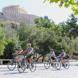 Atene: Tour guidato in E-Bike dei punti salienti della città vecchia