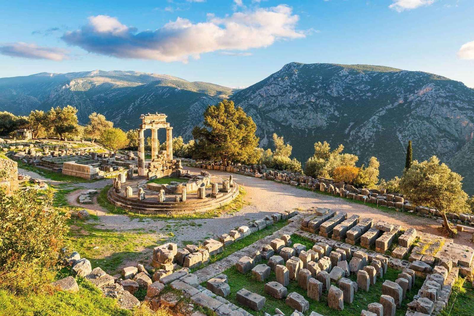 Tour di un'intera giornata alle Termopili, Meteora e Delfi