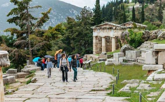 Da Atene: Escursione di un giorno a Delfi e Arachova con audioguida