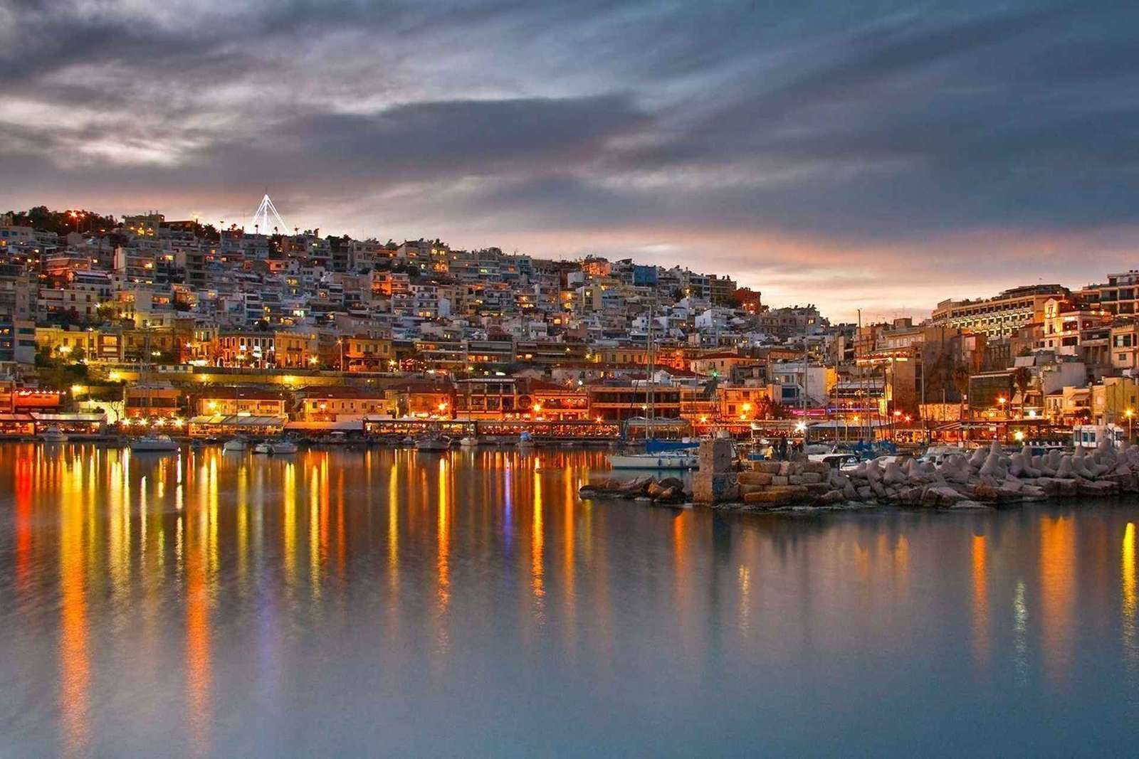 Trasferimento privato tra gli hotel di Atene e il porto del Pireo