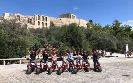 Atene: Tour guidato dell'Acropoli in scooter, vincitore di numerosi premi