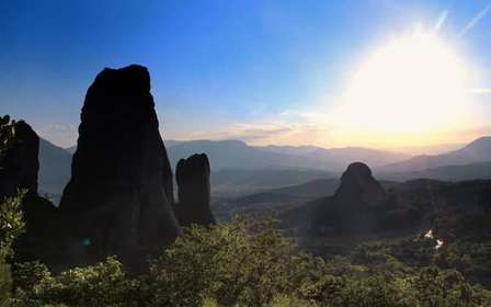 Da Atene: Delfi e Meteora: tour di 2 giorni con hotel