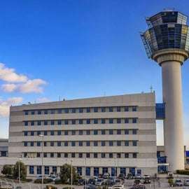 Trasferimento facile da Atene città a Atene aeroporto in furgone e minibus