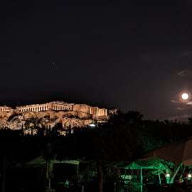 Atene di notte: incantevole tour a piedi e delizie culinarie