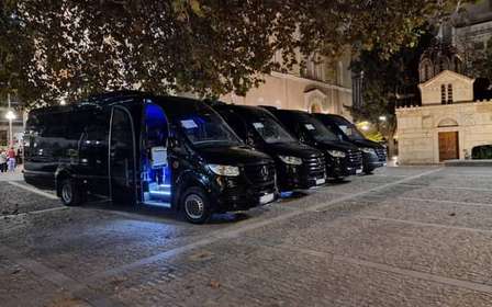 Transfer aeroportuale a Atene città facile in furgone e minibus