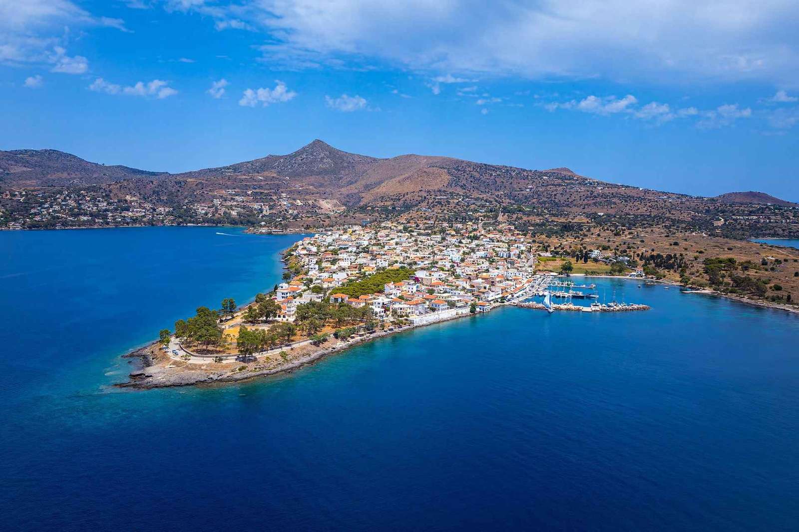 Atene: Escursione di gruppo di un piccolo gruppo sull'isola di Egina per scoprire una gemma nascosta