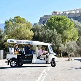 Atene: Tour panoramico serale privato in Tuk-Tuk elettrico