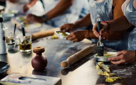 Corso di cucina greca con vista sull'Acropoli