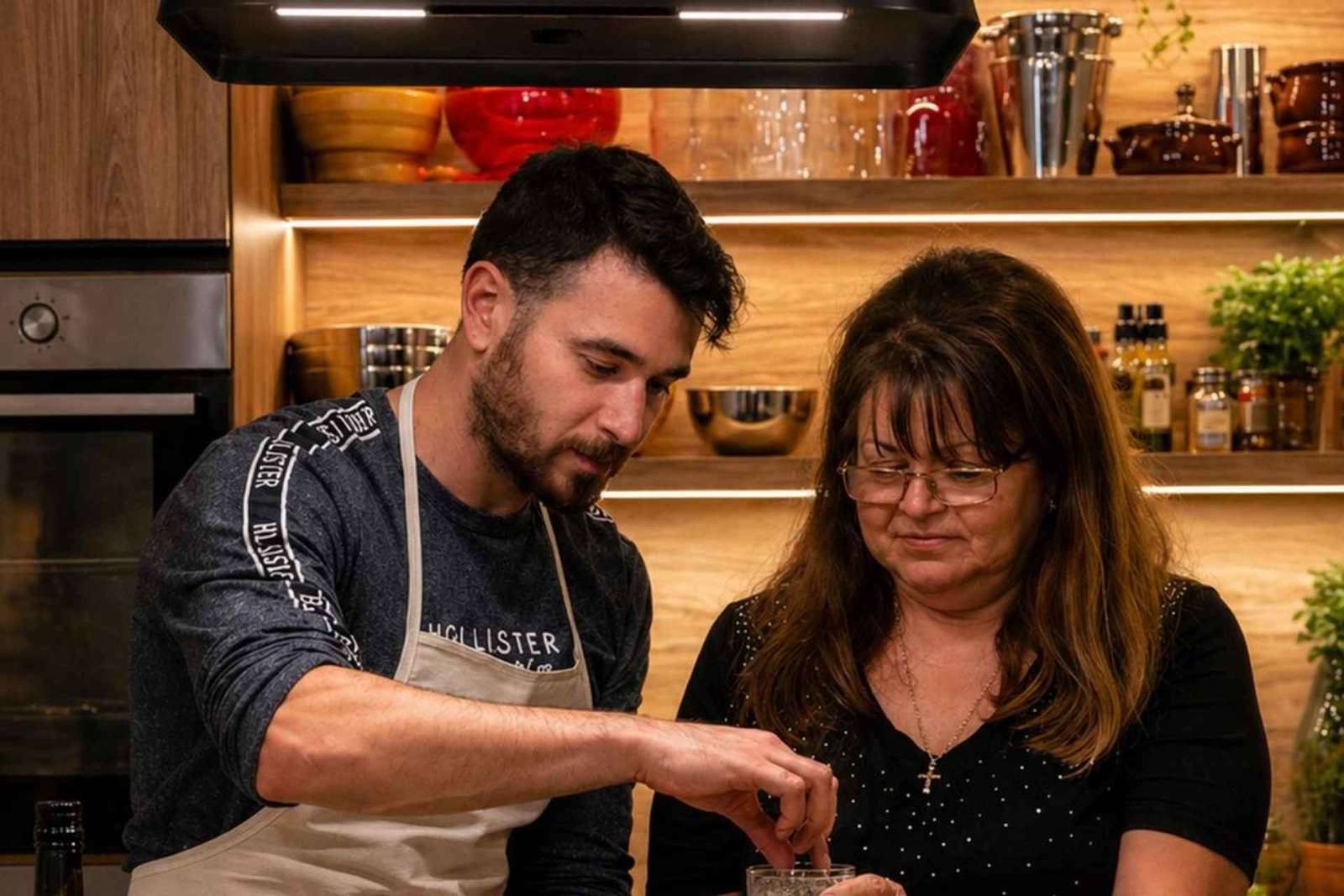 Cucina come un greco in una lezione di cucina nel cuore di Atene