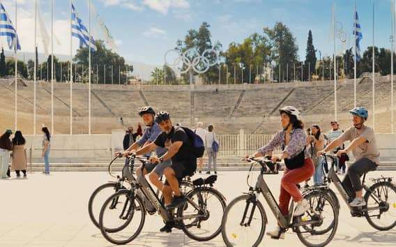 Atene: Tour guidato in E-Bike dei punti salienti della città vecchia