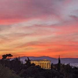 Atene di notte: incantevole tour a piedi e delizie culinarie