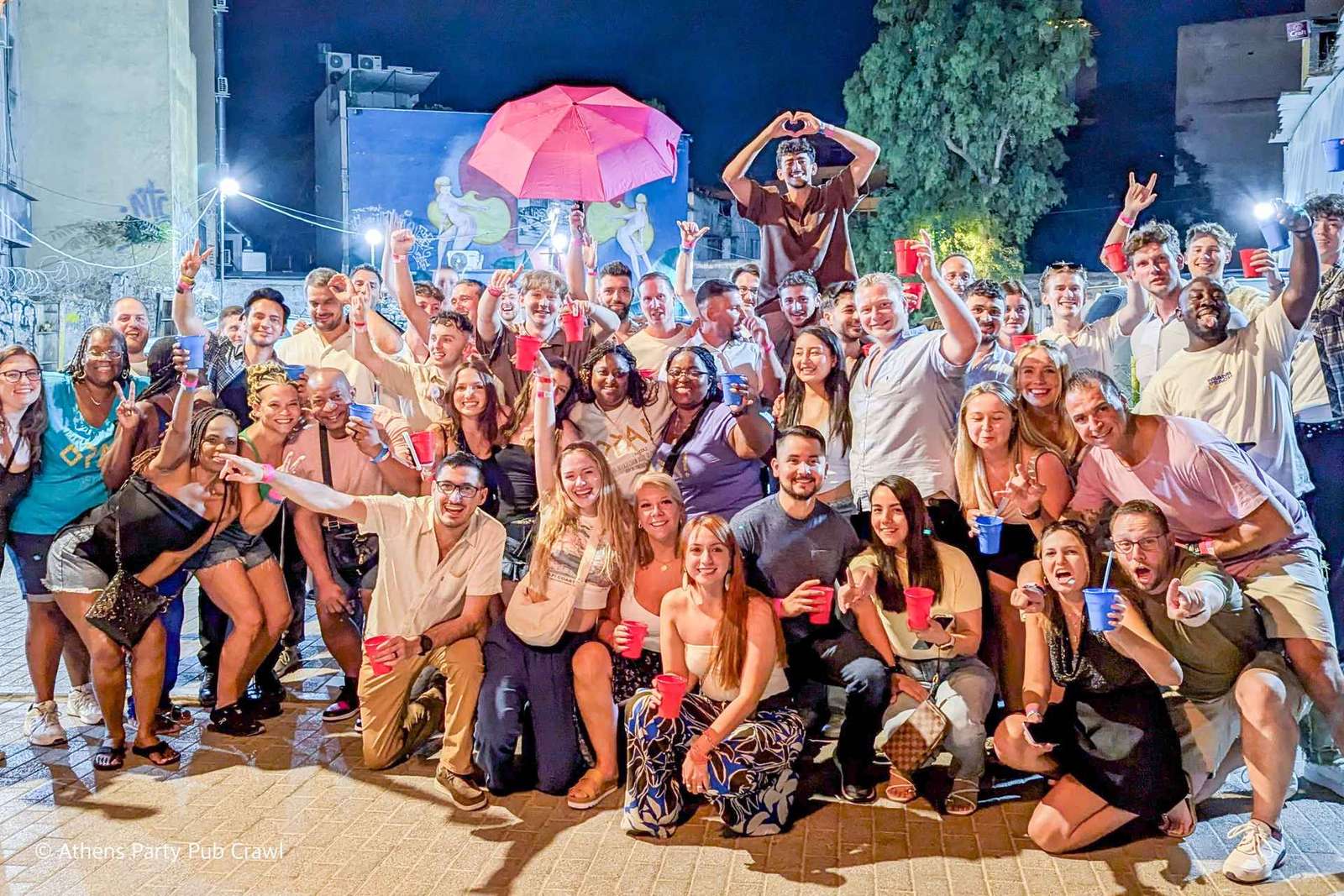 Athens Party Pub Crawl con bevande illimitate e accesso al club