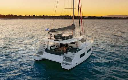 Atene: crociera in catamarano con BBQ e bevande