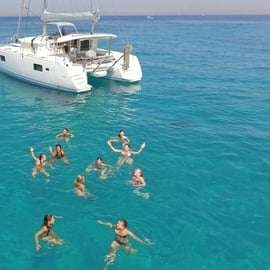 Atene: crociera in catamarano sulla Riviera con pasto e bevande