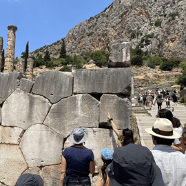 Atene: Delfi, Museo di Delfi e Arachova: escursione di un giorno con guida