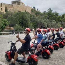 Atene: Tour guidato dell'Acropoli in scooter, vincitore di numerosi premi