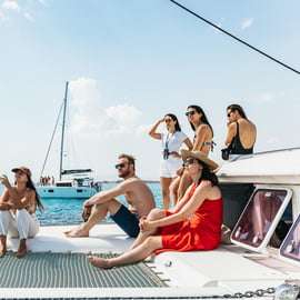 Atene: crociera in catamarano sulla Riviera con pasto e bevande