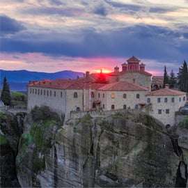Atene: Escursione di 2 giorni a Meteora con hotel, tramonto e tour mattutino