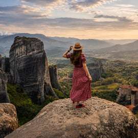Atene: Escursione di un giorno a Meteora in inglese/spagnolo e tramonto maestoso