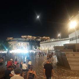 Tour panoramico notturno di Atene in autobus a due piani scoperto