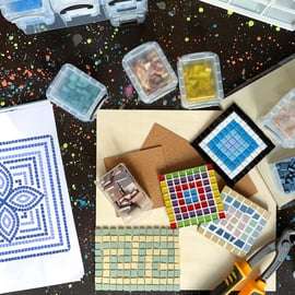 Atene: laboratorio di mosaico nel quartiere di Gazi