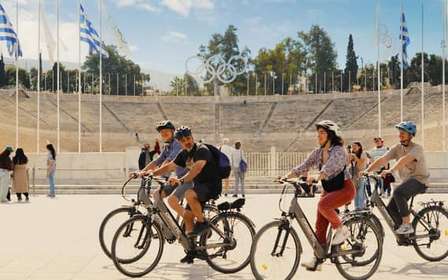 Atene: Tour guidato in E-Bike dei punti salienti della città vecchia