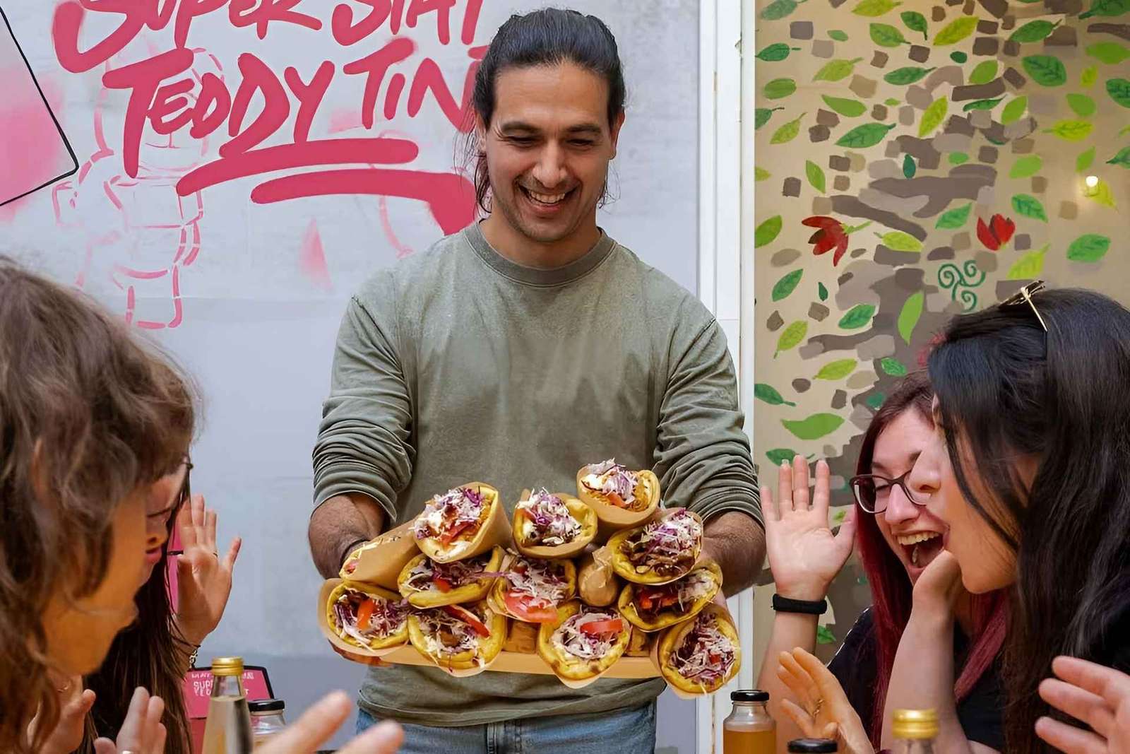 Atene: tour guidato a piedi del cibo di strada locale vegano