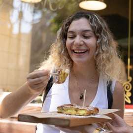 Atene: Tour gastronomico serale a piedi