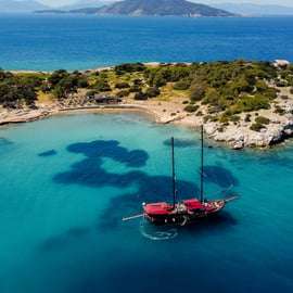 Atene: Tour in barca di Agistri ed Egina con pranzo e nuoto