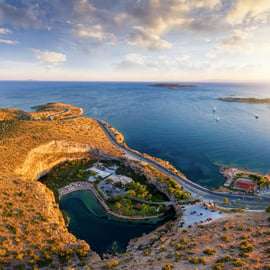 Fuga sulla riviera di Atene: lago Vouliagmeni e gemme costiere
