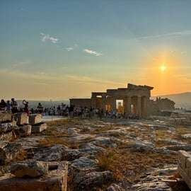 Atene: tour guidato dell'Acropoli al tramonto e passeggiata sulle colline della democrazia