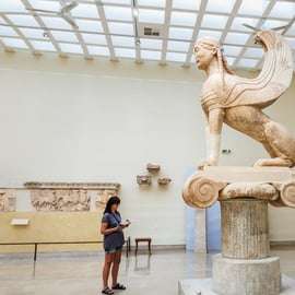 Atene: Tour guidato del museo e della mitologia di Delfi