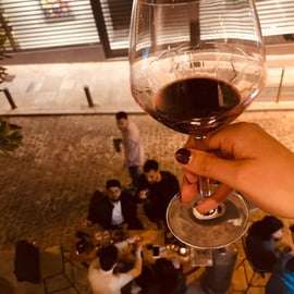 Atene: Degustazione di vino all'ora di pranzo!