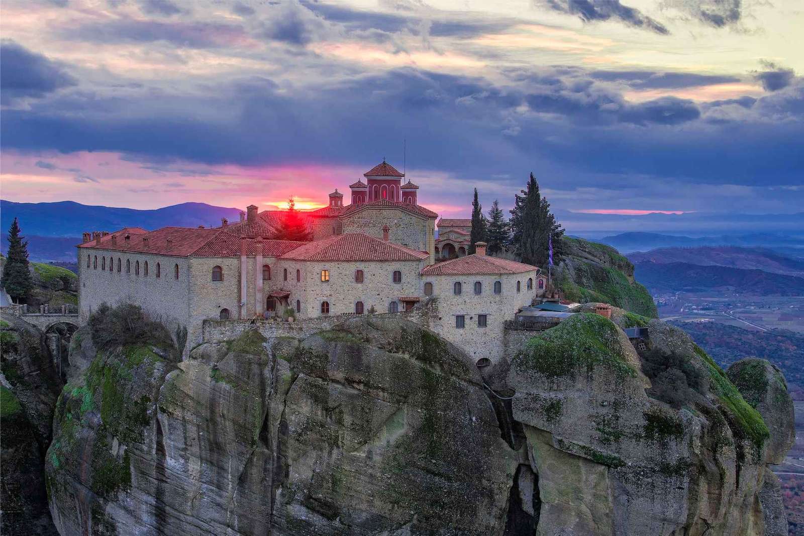 Atene: Escursione di 2 giorni a Meteora con hotel, tramonto e tour mattutino