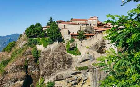 Da Atene: Delfi e Meteora: tour guidato di 2 giorni
