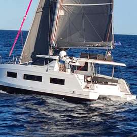 Atene: crociera in catamarano con BBQ e bevande