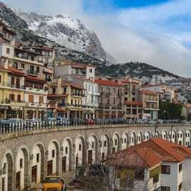 Tour di un'intera giornata alle Termopili, Meteora e Delfi
