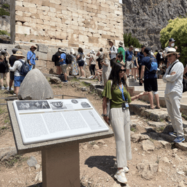Atene: Delfi, Museo di Delfi e Arachova: escursione di un giorno con guida